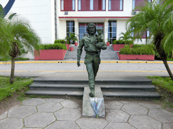 Statue of Argentine Marxist revolutionary Che Guevara.