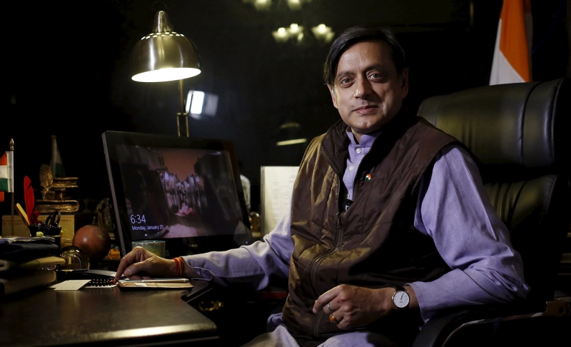 Shashi Tharoor endorses an article which states that those who bury the dead have a greater claim on India.