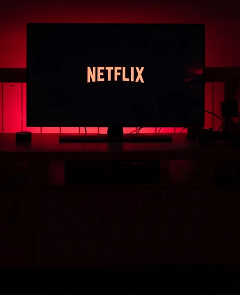 False: Users can get free Netflix subscription for 6 months, if they call 8866288662 and get a Username and Password, this is valid for the first 1000 callers.