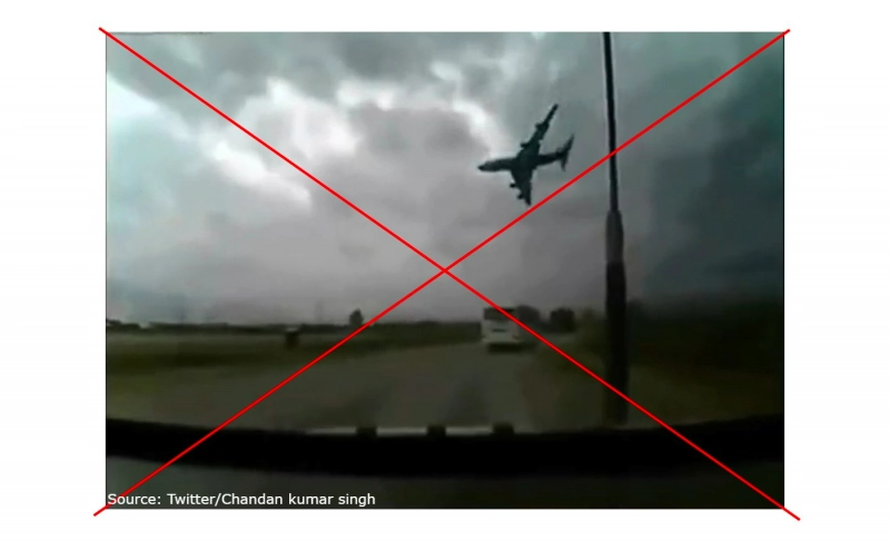 False: Video shows the Yeti Airlines aircraft crashing and bursting into flames near a road in Pokhara, Nepal.