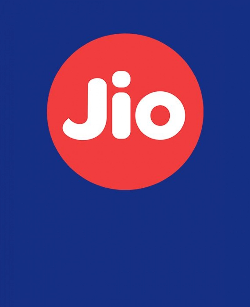 False: Jio is offering free recharge worth Rs 498 to its users until 31 March 2020.