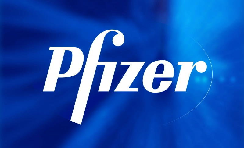 True: A hospital worker with no allergies was taken to the hospital after receiving the Pfizer/BioNTech vaccine.