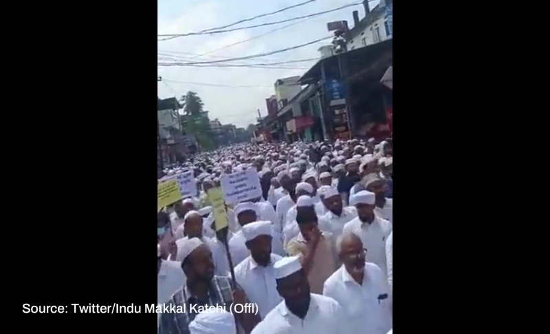 Misleading: Several Muslims gathered to protest the appointment of a new Brahmin Collector in Kerala.