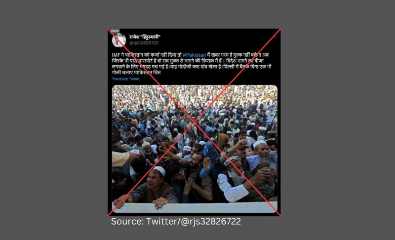 False: A photo shows people trying to flee Pakistan amid the ongoing economic crisis.