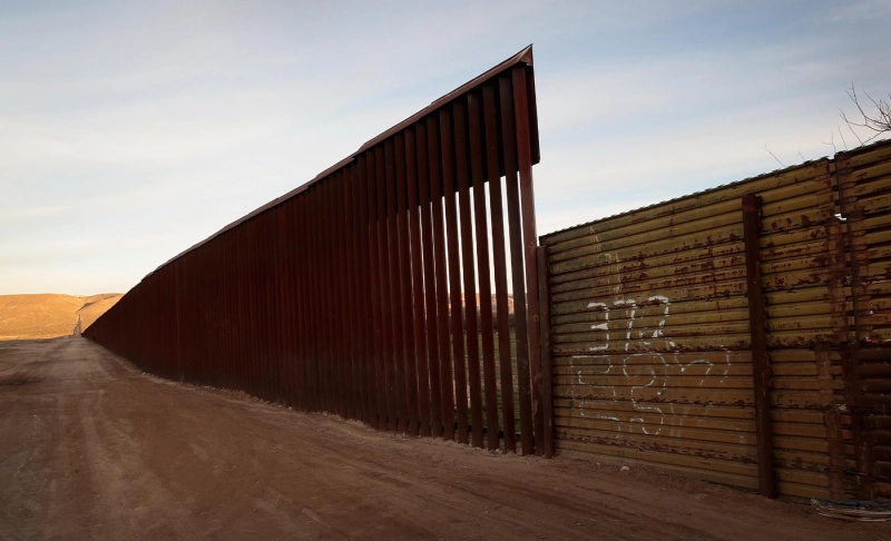 False: US-Mexico border wall in Texas collapse partially due to a storm.