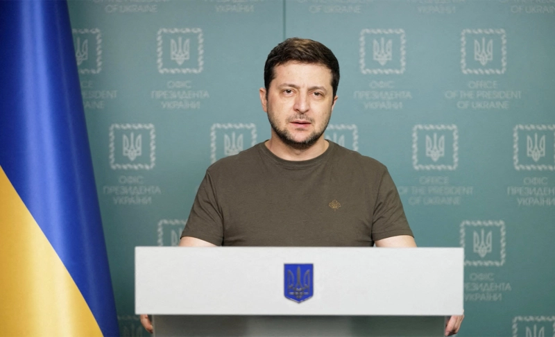 False: Ukrainian President Volodymyr Zelenskyy called on his soldiers to lay down their weapons on March 16.
