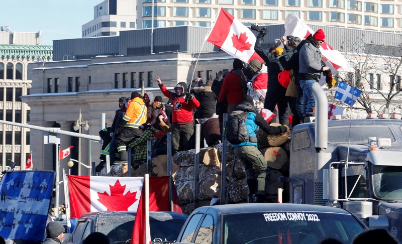 Misleading: As a part of the Great Reset, a Canadian woman's bank account has been frozen for making a $50 donation to the freedom convoy protests.
