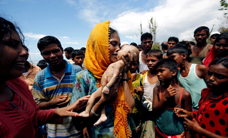 Misleading: More than 15,000 Rohingya Muslims have been sent to detention centers in Kashmir.