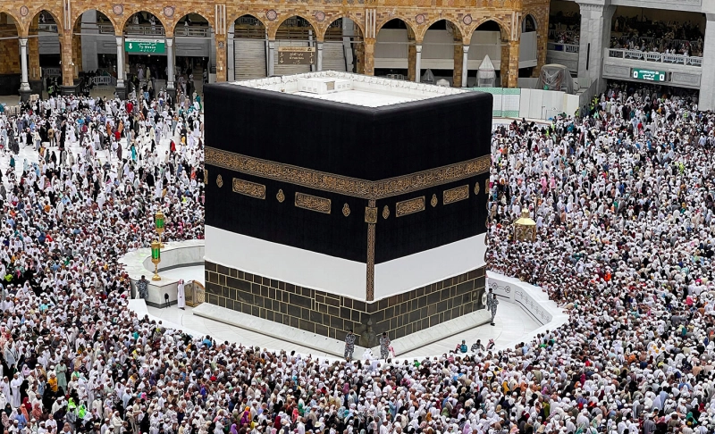 False: Planes cannot fly over the Kaaba in Mecca, Saudi Arabia, because of magnetic attraction.