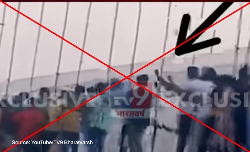 False: People jumped and violently shook the Morbi bridge in Gujarat shortly before it collapsed.