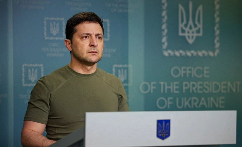 False: The image of Ukrainian President Volodymyr Zelenskyy in military uniform was taken while fighting Russian troops.