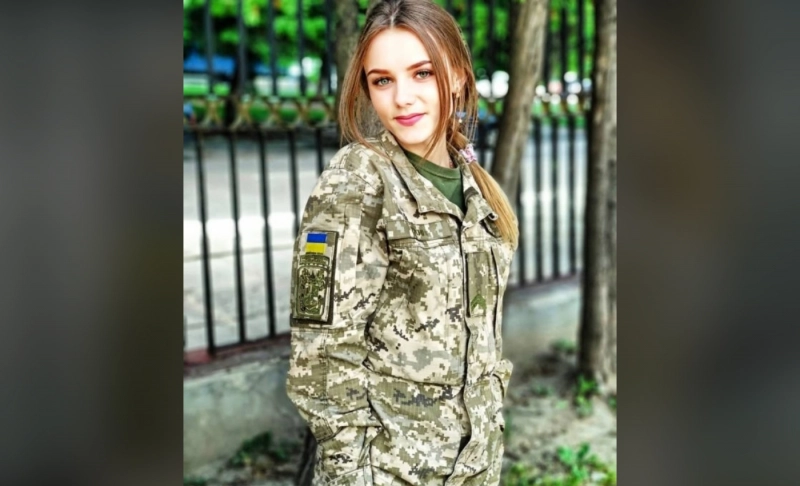 False: This image shows Natasha Perakov, the first Ukrainian female fighter pilot, who died fighting the Russian invasion.