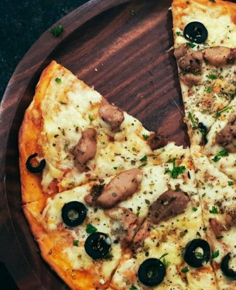 True: 19-year-old pizza delivery boy tested positive for COVID-19 in Delhi.