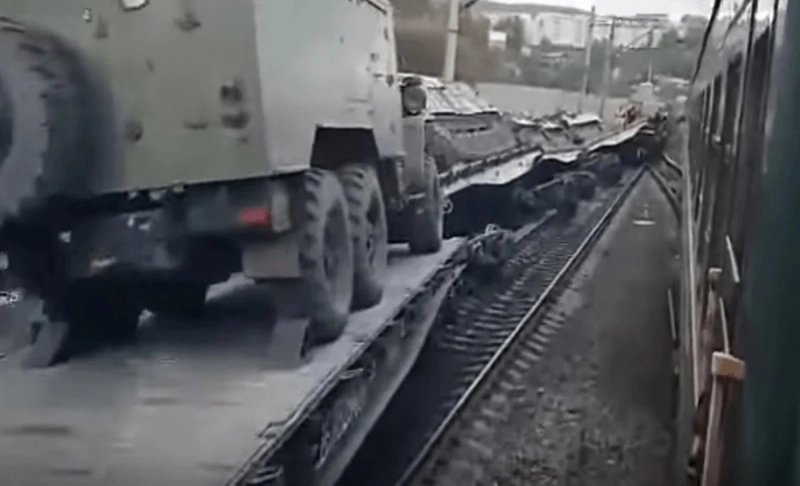 False: This video shows a western military train sent to assist Ukraine during the 2022 Russian invasion.