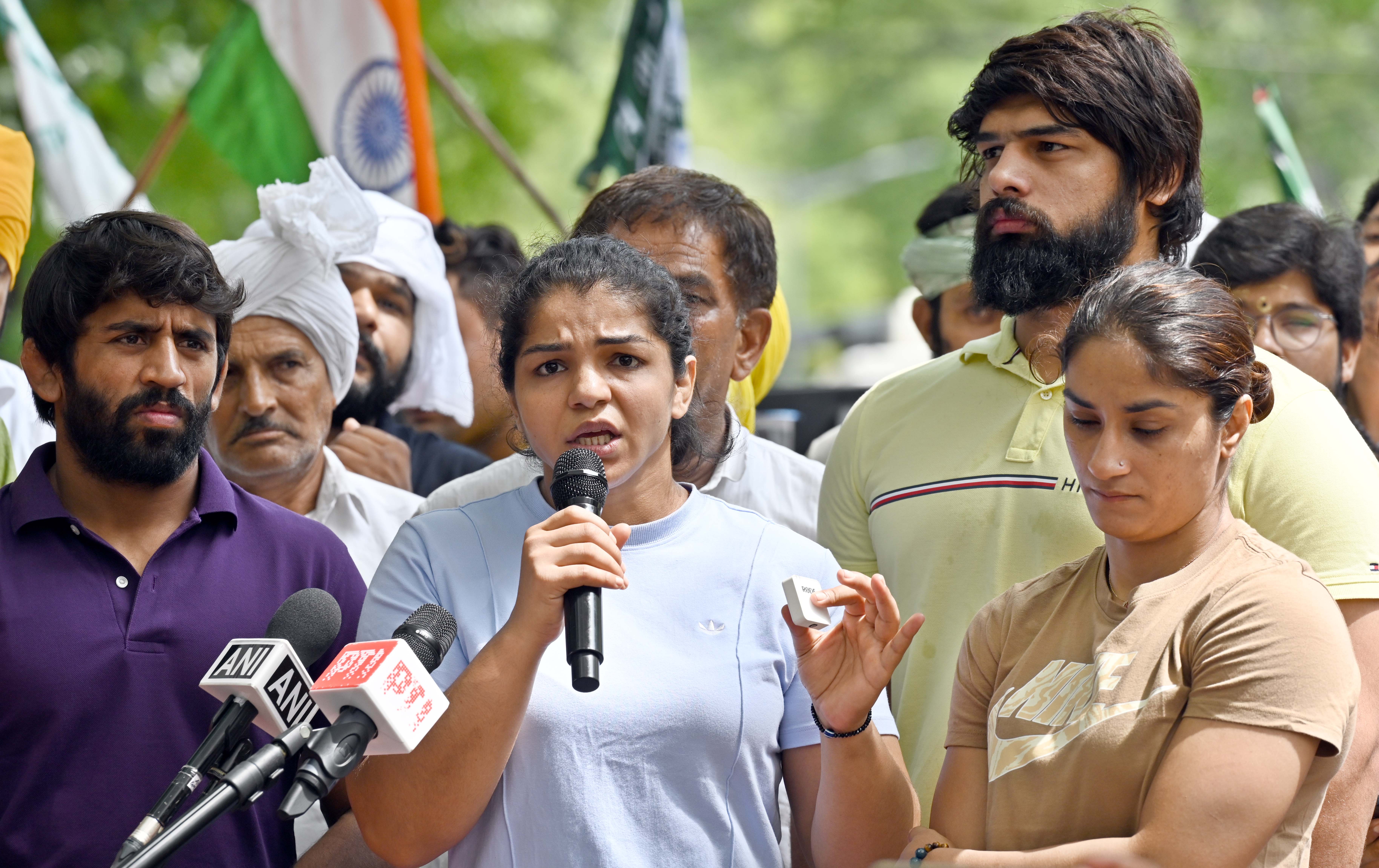 Wrestlers Sakshi Malikkh, Bajrang Punia deny withdrawing from protests against BJP MP